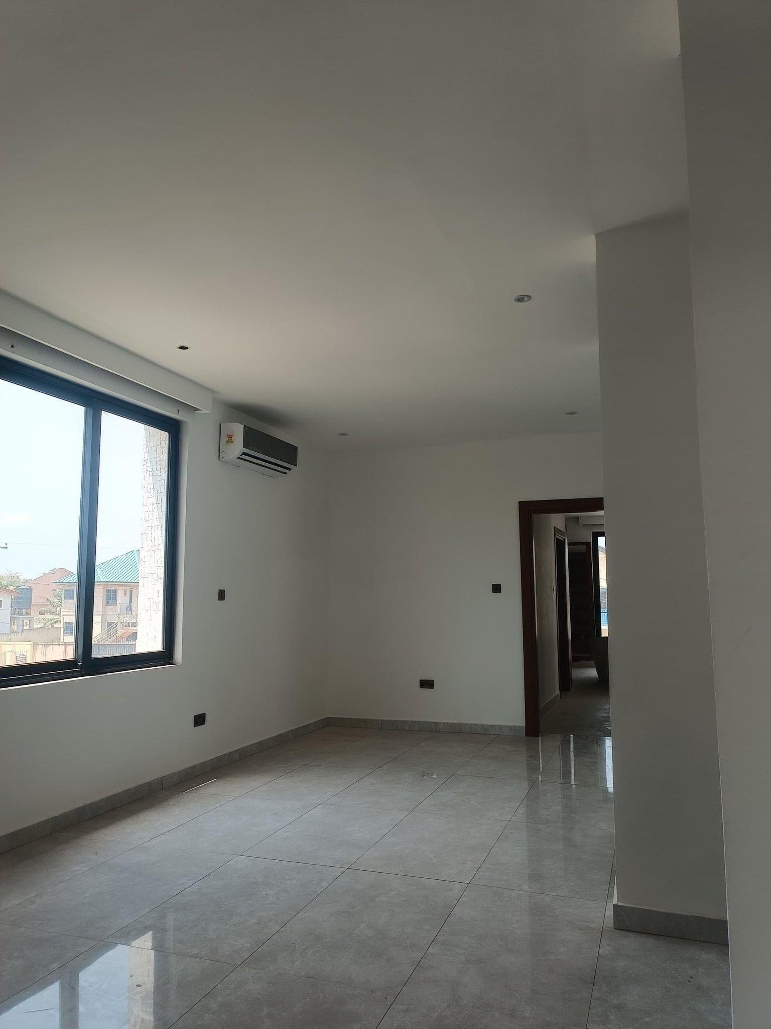 3 bedrooms house with 1BQ