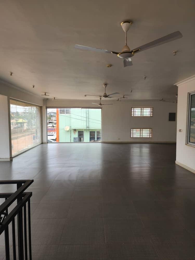 Office space for rent at Madina