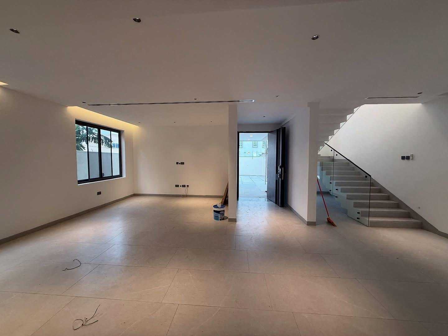 Luxury 4 bedroom house in Ashaley Botwe