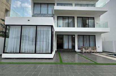 Luxury 4 bedroom mansion Eastlegon