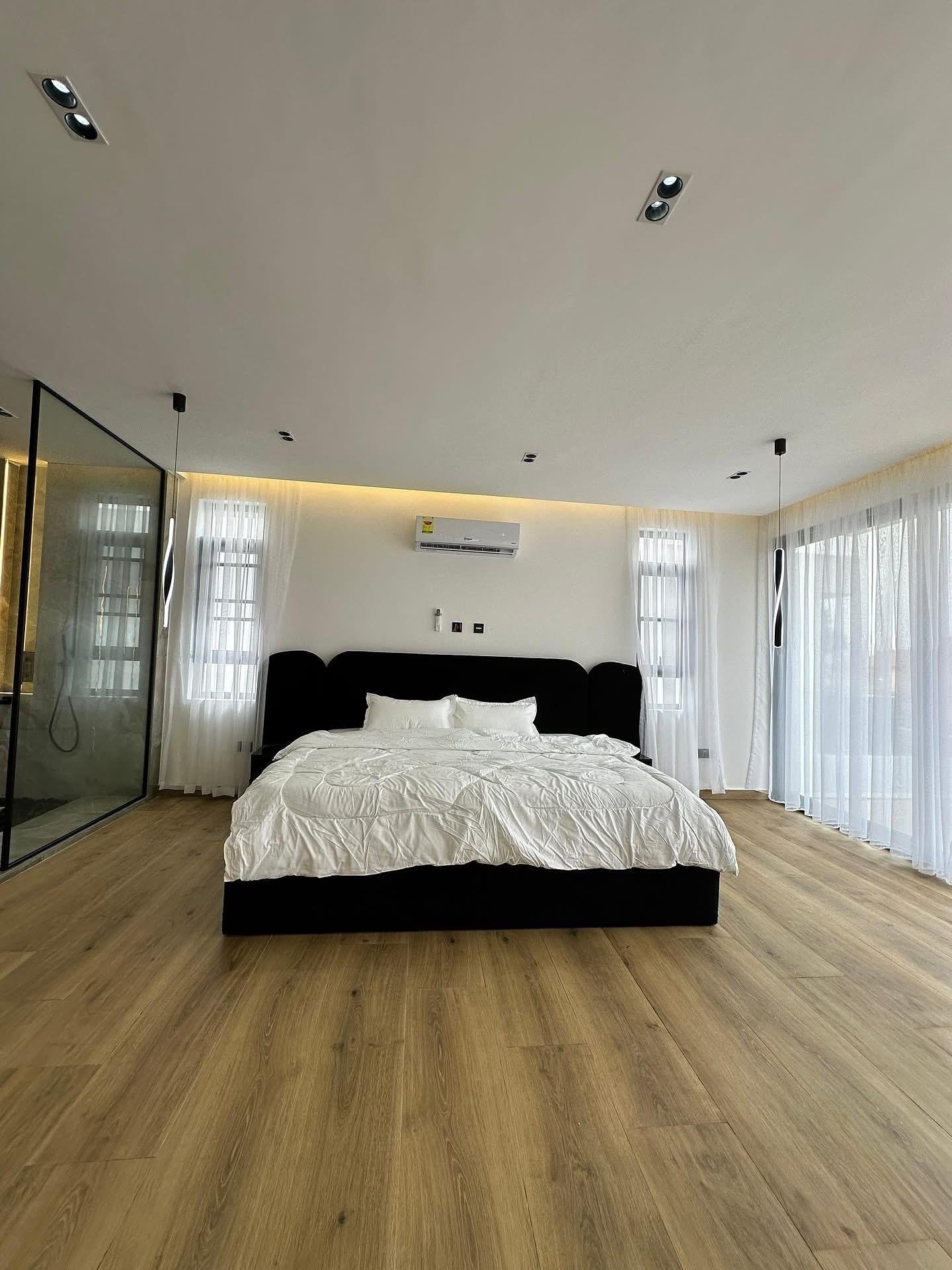 Luxury 4 bedroom mansion Eastlegon