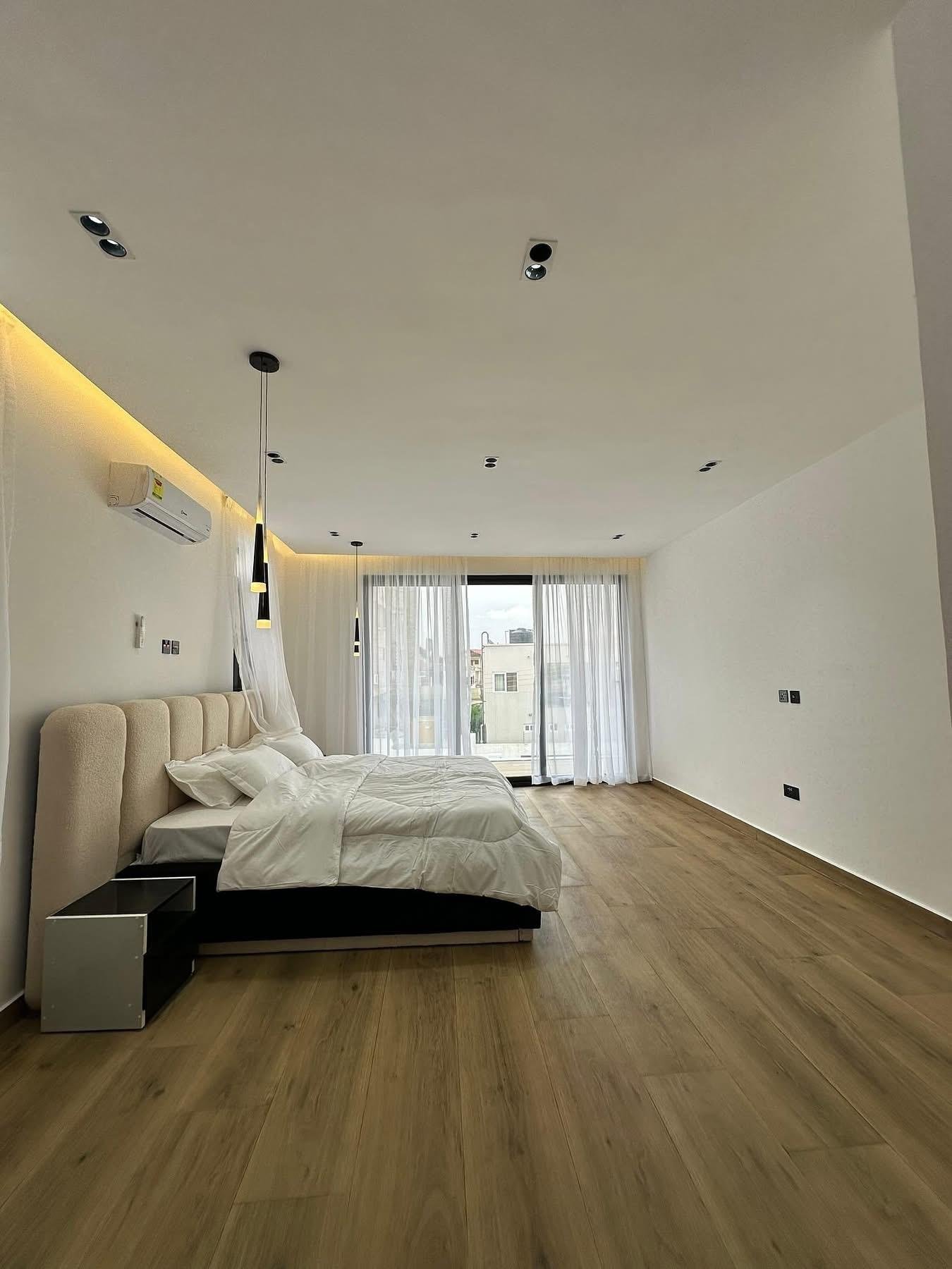 Luxury 4 bedroom mansion Eastlegon