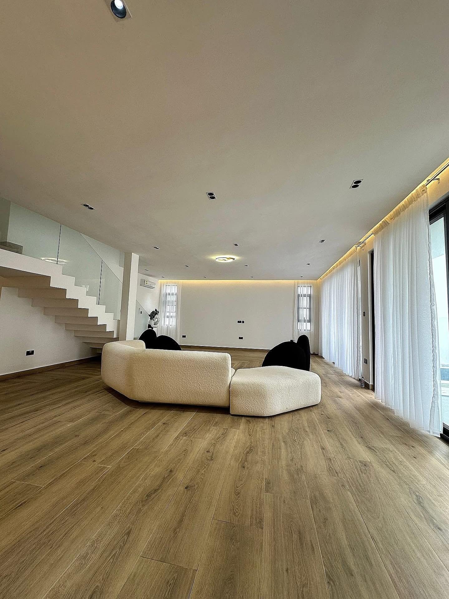 Luxury 4 bedroom mansion Eastlegon