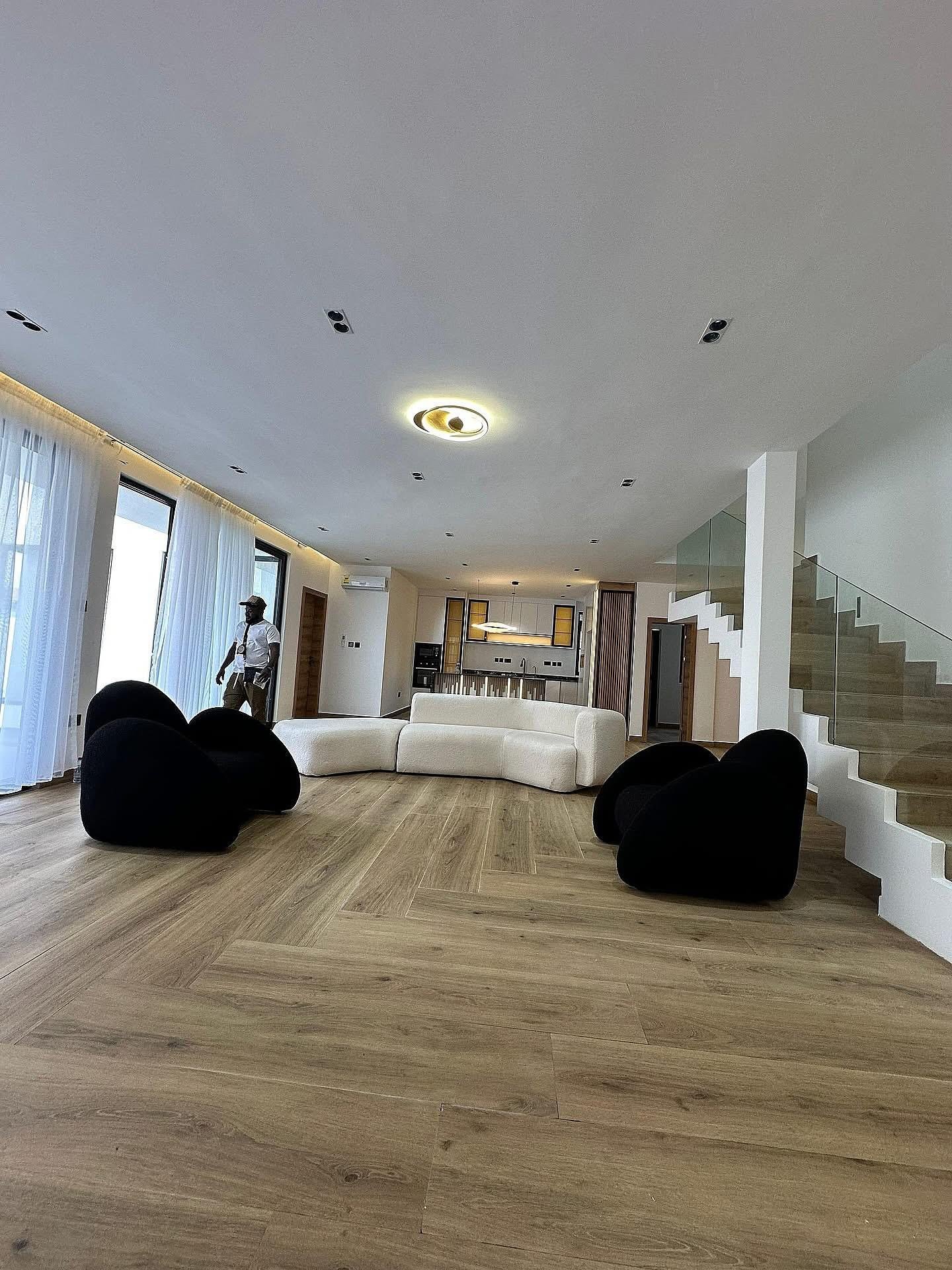 Luxury 4 bedroom mansion Eastlegon