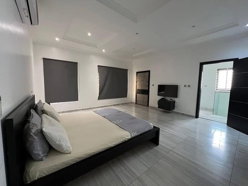 Luxury 5bedroom furnished house in Eastlegon