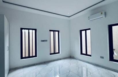 Luxury 4 bedroom house with pool Eastlegon