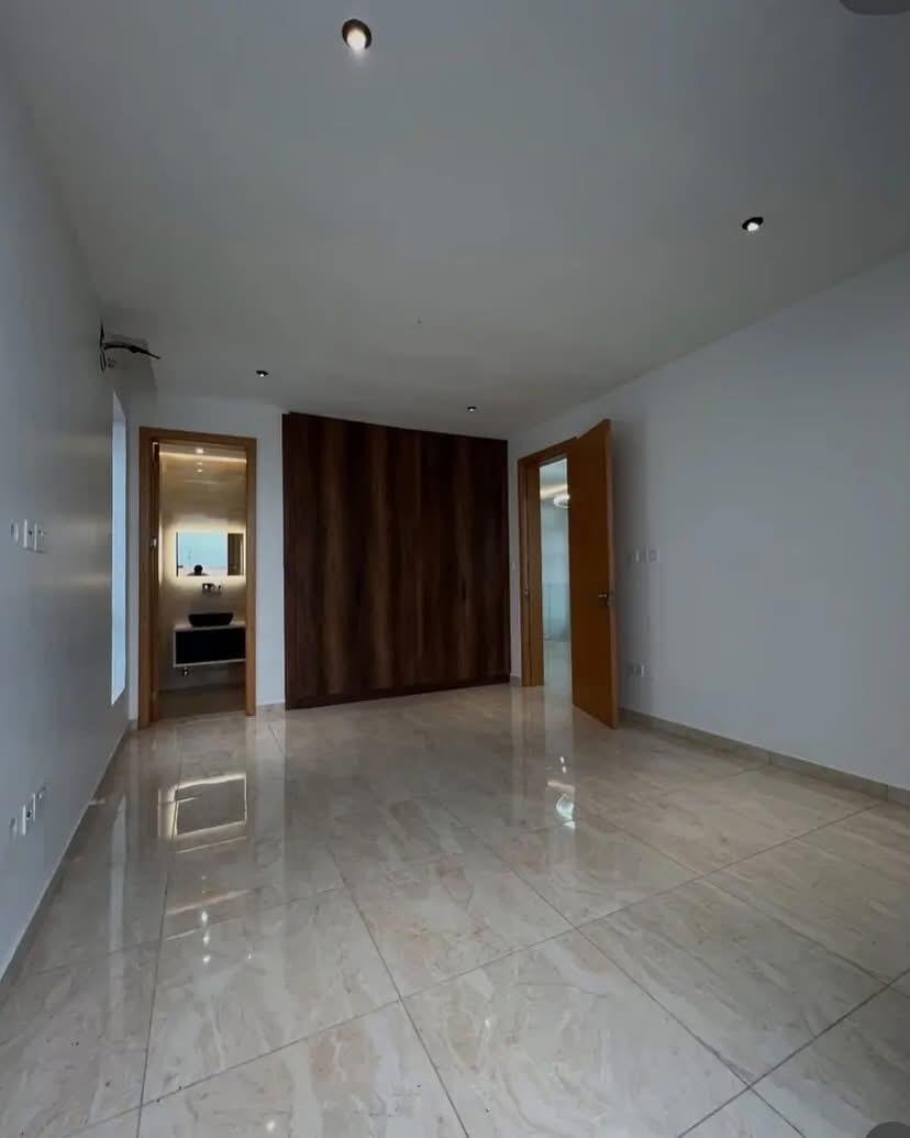 Luxury 4 bedroom house with pool Eastlegon