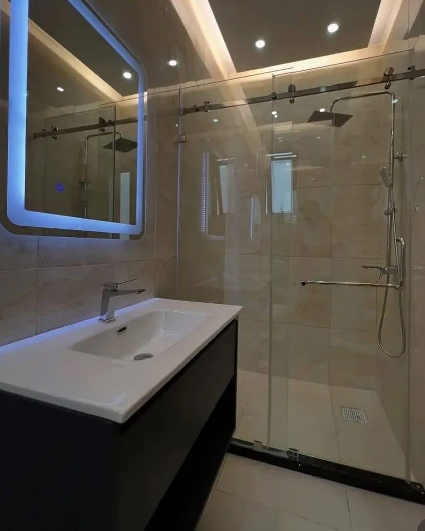 Luxury 4 bedroom house with pool Eastlegon