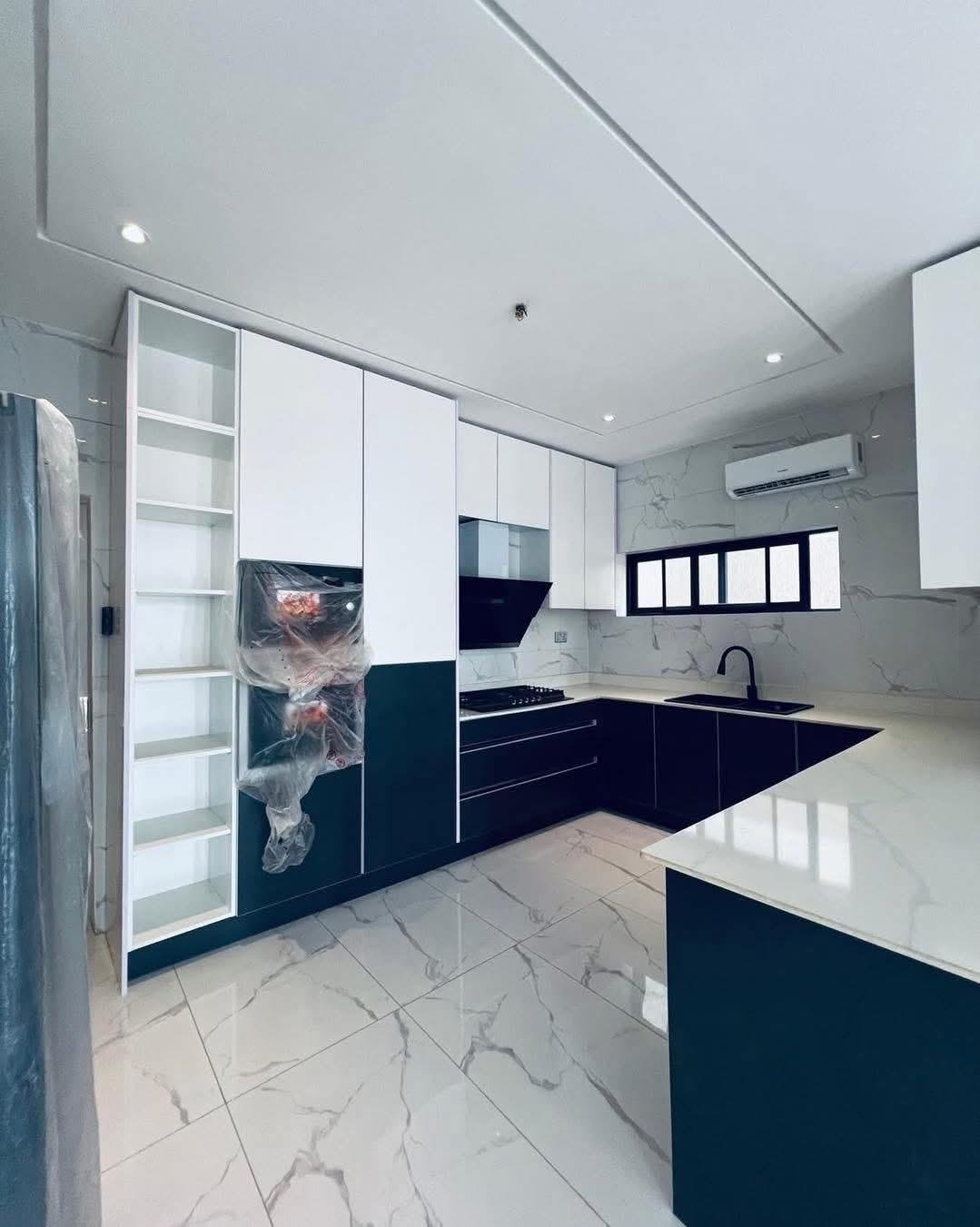 Luxury 4 bedroom house in Eastlegon hills