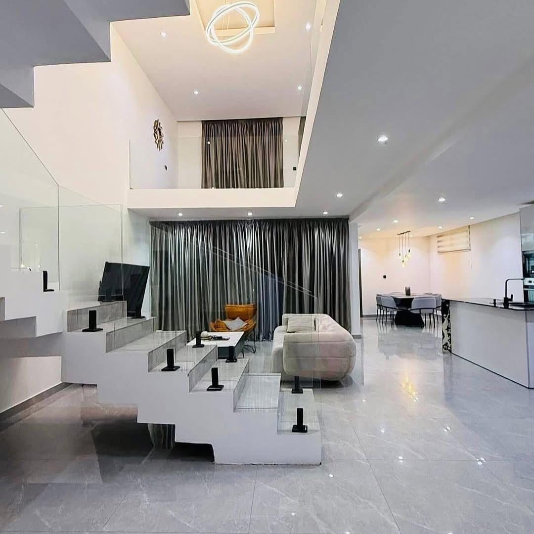 Luxury furnished 4 bedroom house in Eastlegon