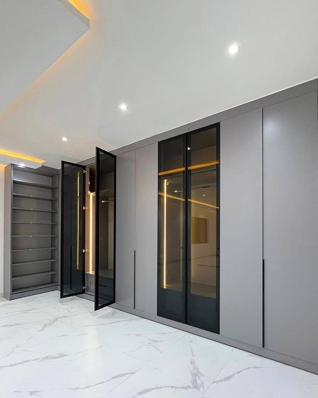 Luxury 4 bedroom with pool Ashaley Botwe