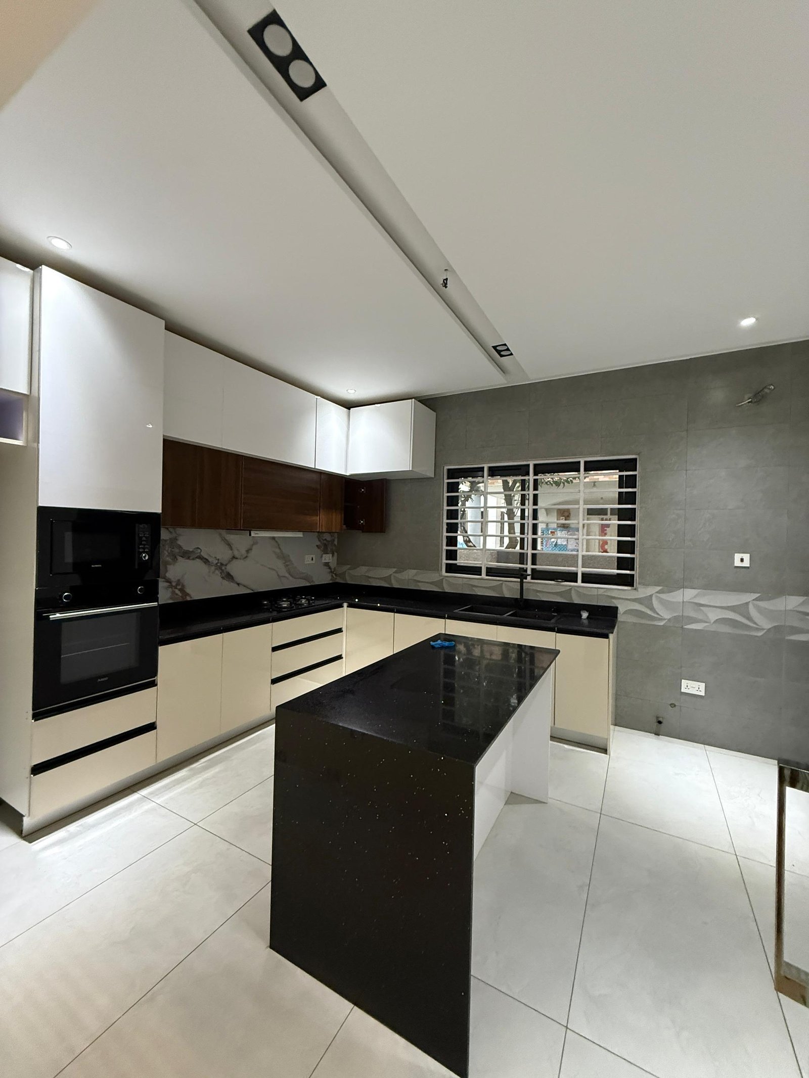 Luxury 4 bedroom house for rent in Eastlegon