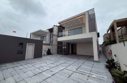 Luxury 4 bedroom house in Ashaley Botwe