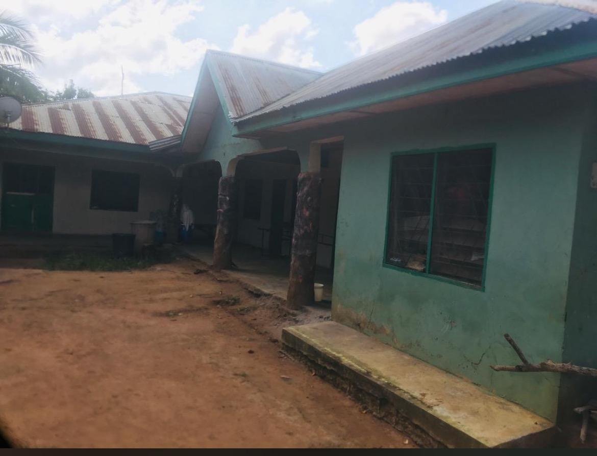 6-Bedroom House for sale