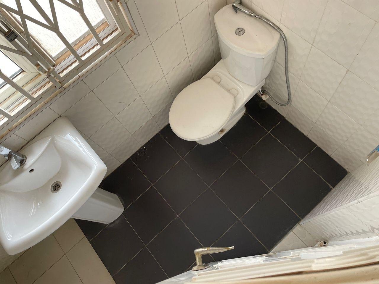 3bedroom ensuite self compound for rent at spintex