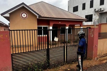 1 bedroom house at community 25