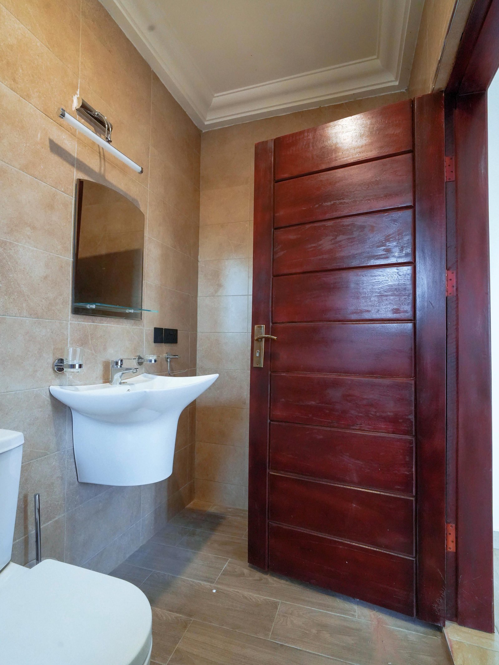 2 Bedroom Semi-Frunished Apartment for Rent