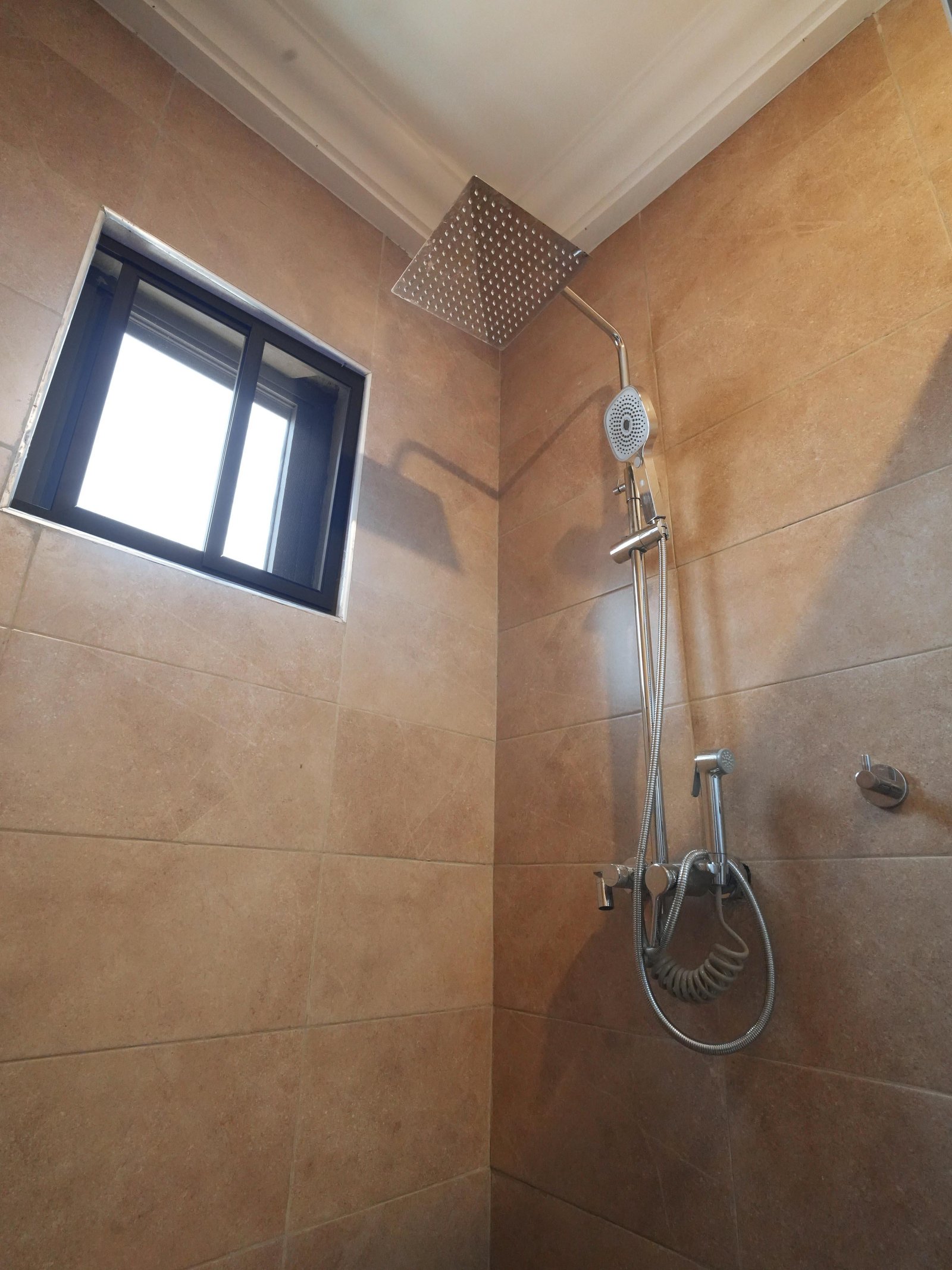 2 Bedroom Semi-Frunished Apartment for Rent