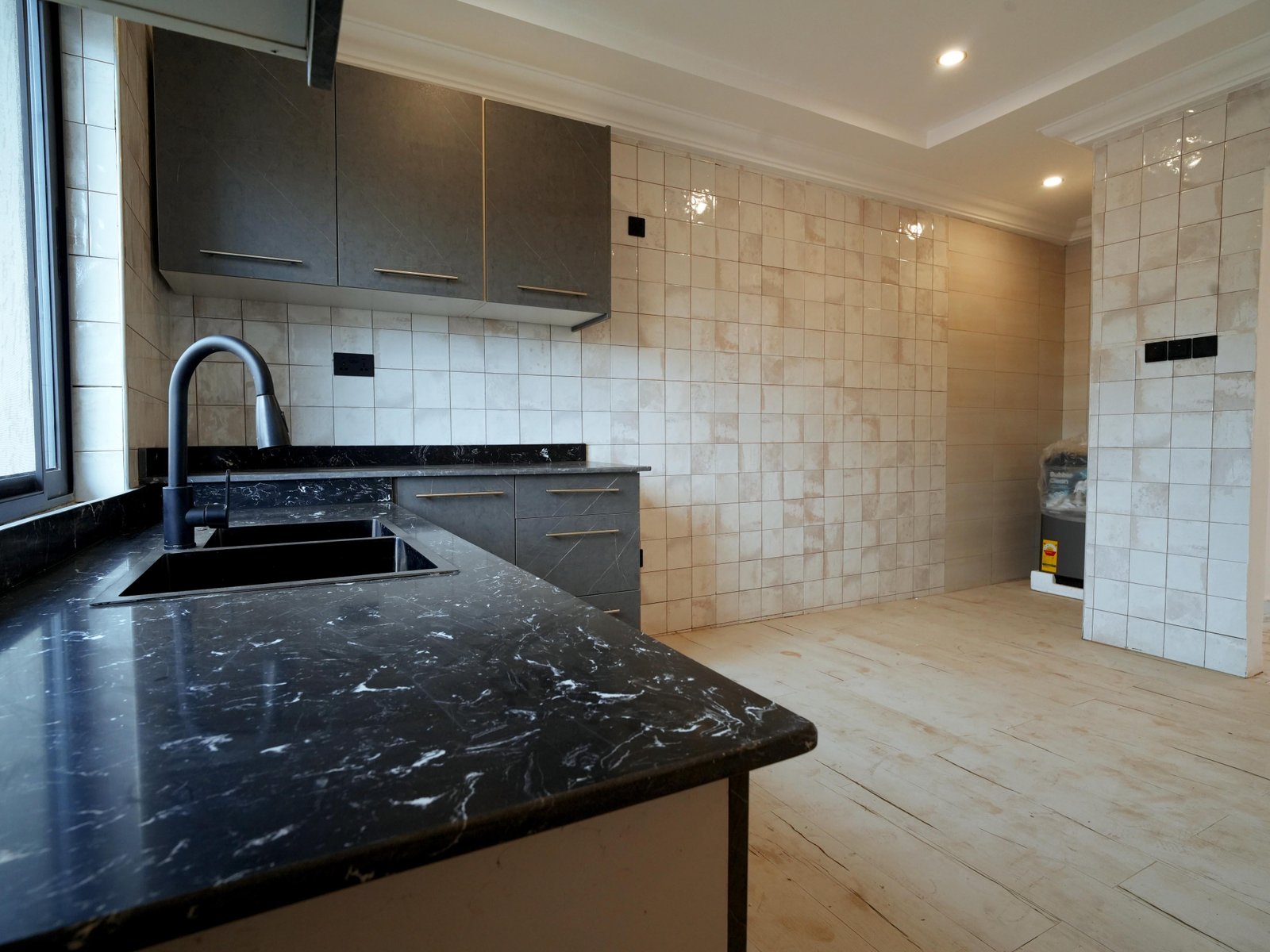 2 Bedroom Semi-Frunished Apartment for Rent