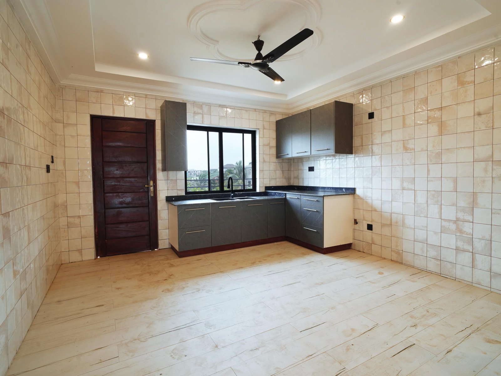 2 Bedroom Semi-Frunished Apartment for Rent