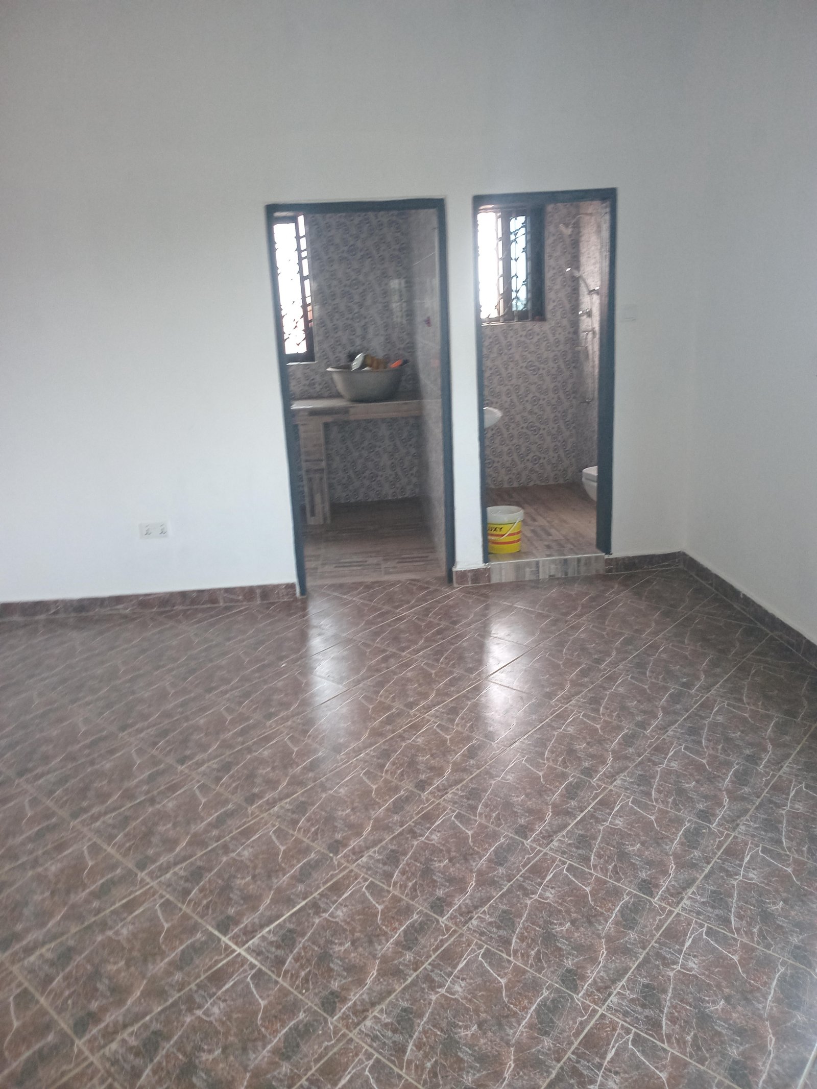 Chamber and hall self-contained