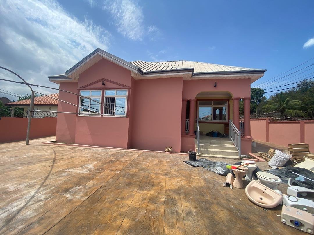 4 Bedrooms House for rent at Achimota Golf Park area