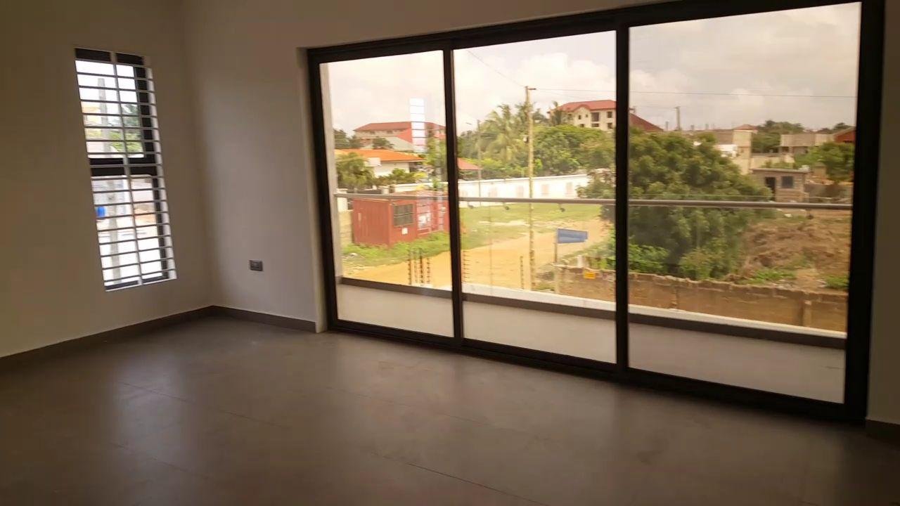 4 bedroom all en-suite house