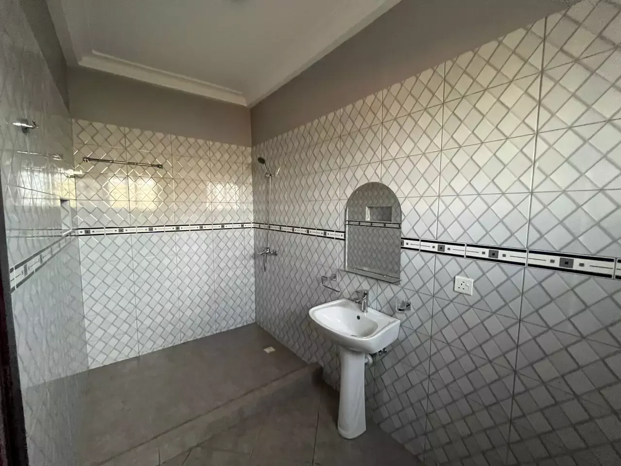 2 Bedroom apartments for rent at Dawhenya