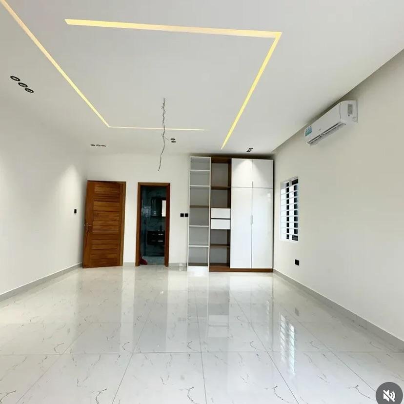 En-suite 3 bedrooms house