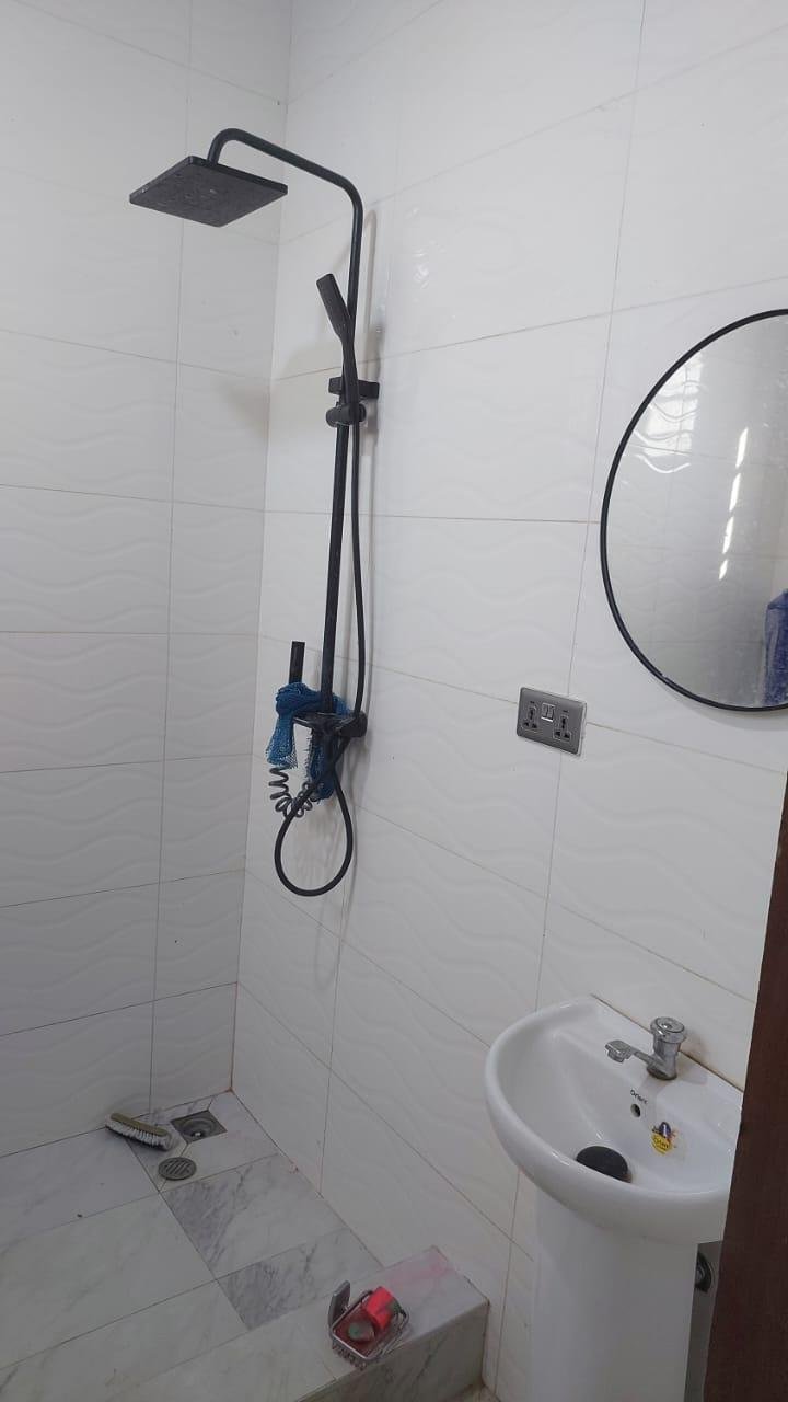 Executive 5 bedrooms house