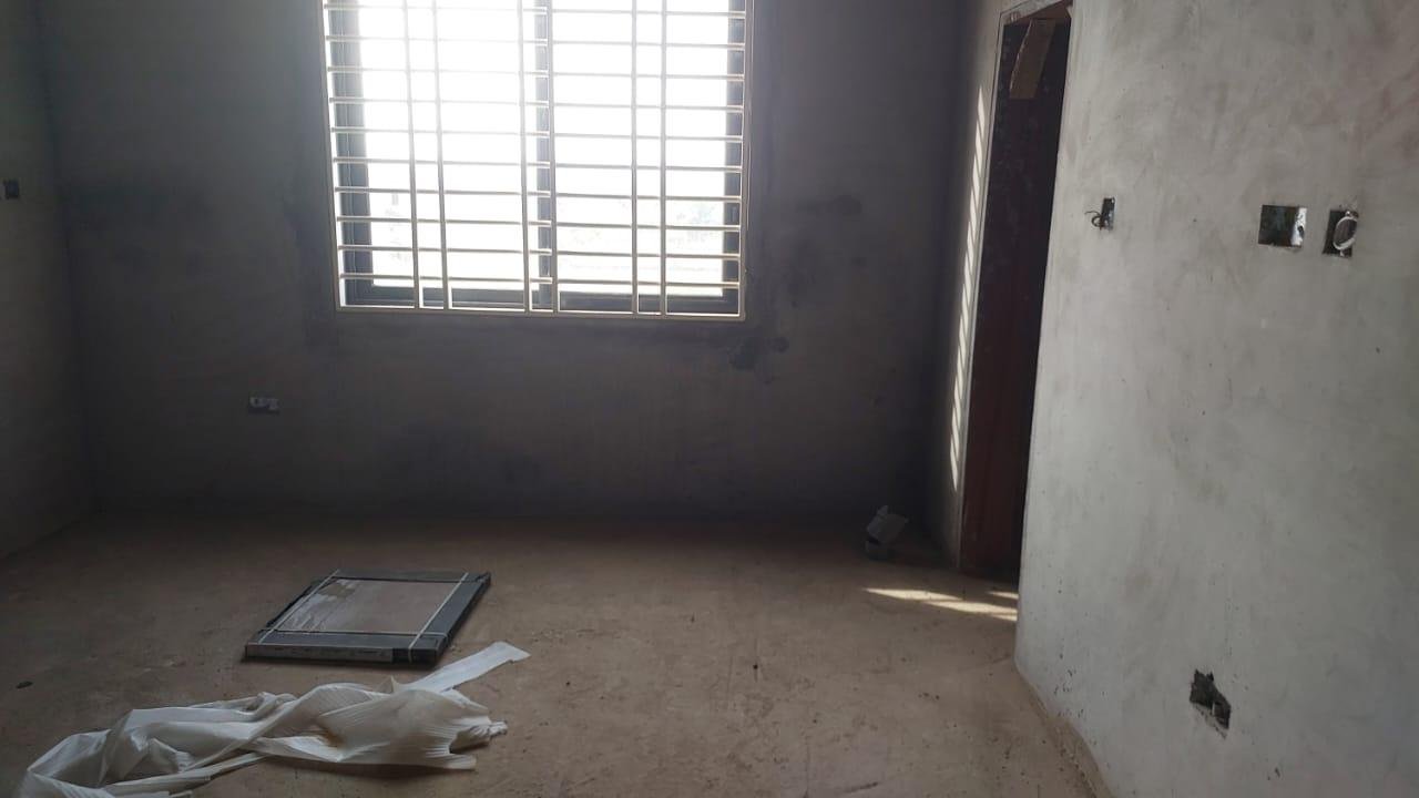 Executive 5 bedrooms house