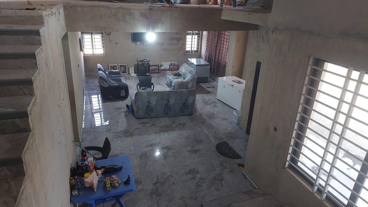 Executive 5 bedrooms house