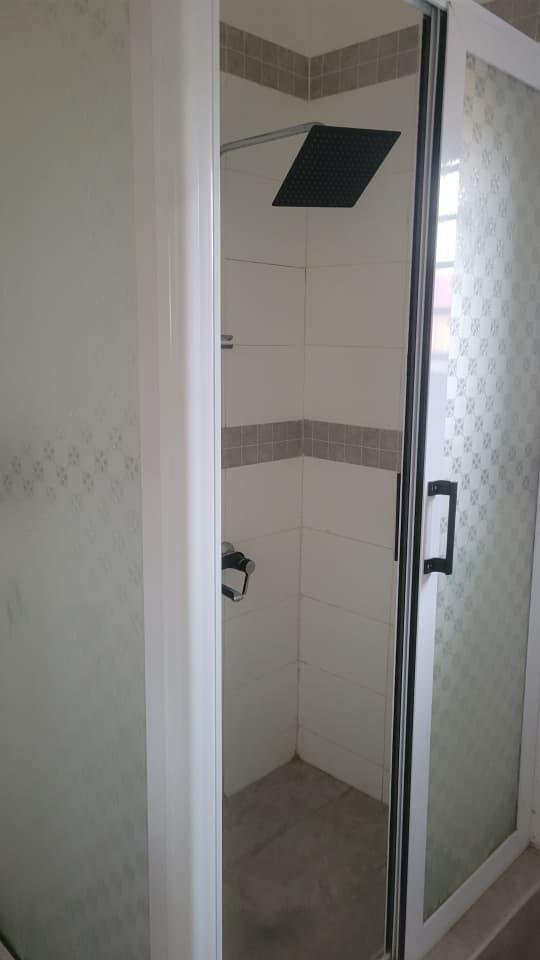 3 bedroom house Located at Lakeside Estates