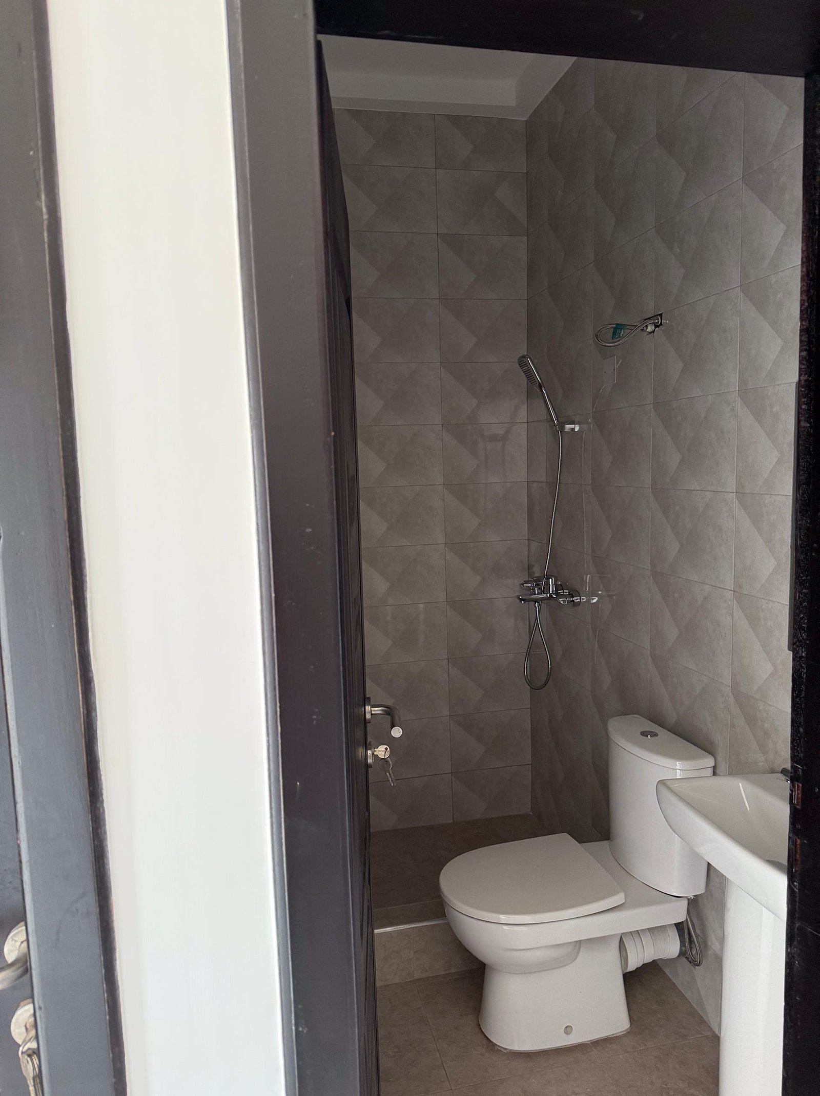 One bedroom apartment at Mile 11