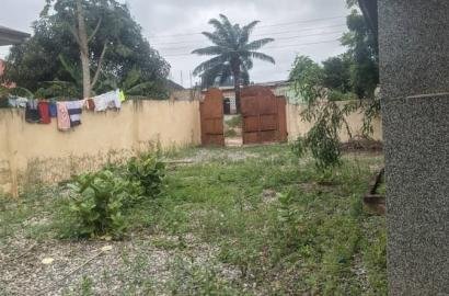 2-Bedroom Self-Contained House + 2 Single Self-Contained Units for Sale – Amasaman Danchira