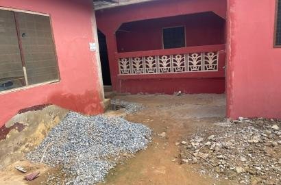Newly Built Chamber and Hall Self-Contained Apartment – Awoshie Anyaa Palas Town Block Factory