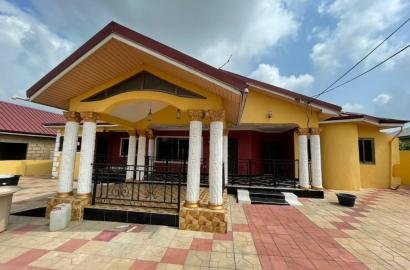 6-Bedroom House for Sale – Amasaman Peace Village