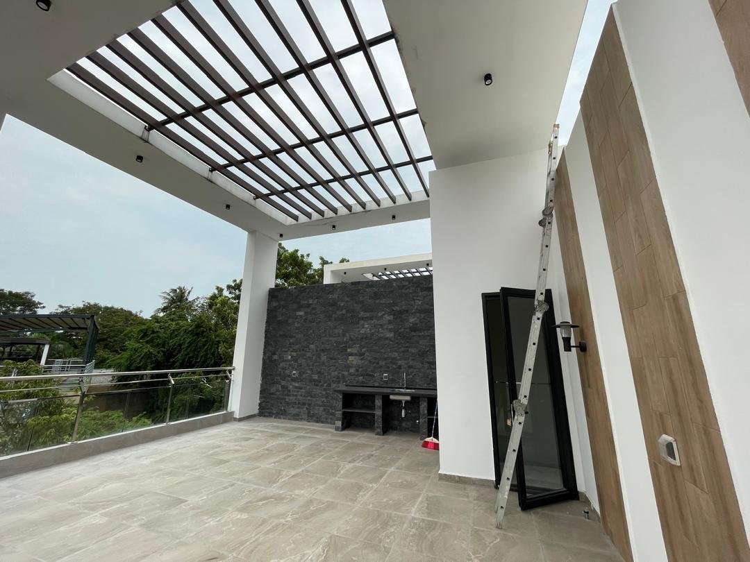 Luxury 5-Bedroom House for Sale – Cantonments