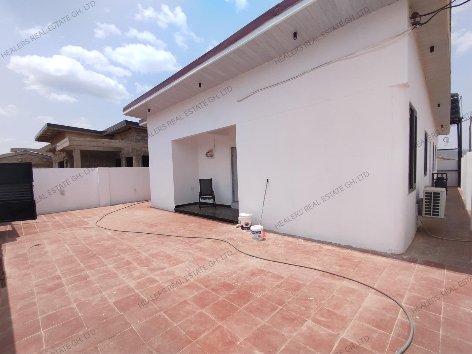 Newly Built 3-Bedroom Smart House for Sale – Oyarifa