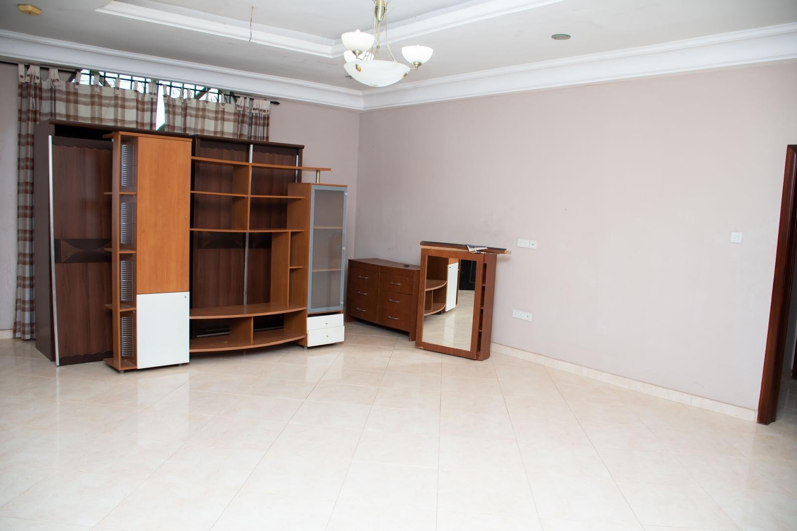 4 BED ROOM HOUSE AT AMANFRO